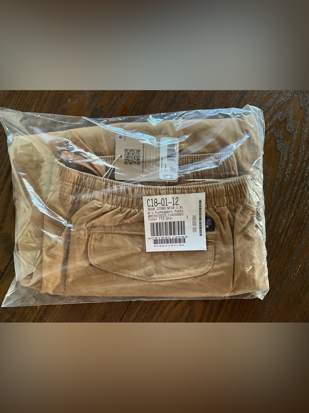 PATAGONIA WOMENS FUNHOGGERS Tan Utility Pocket Joggers